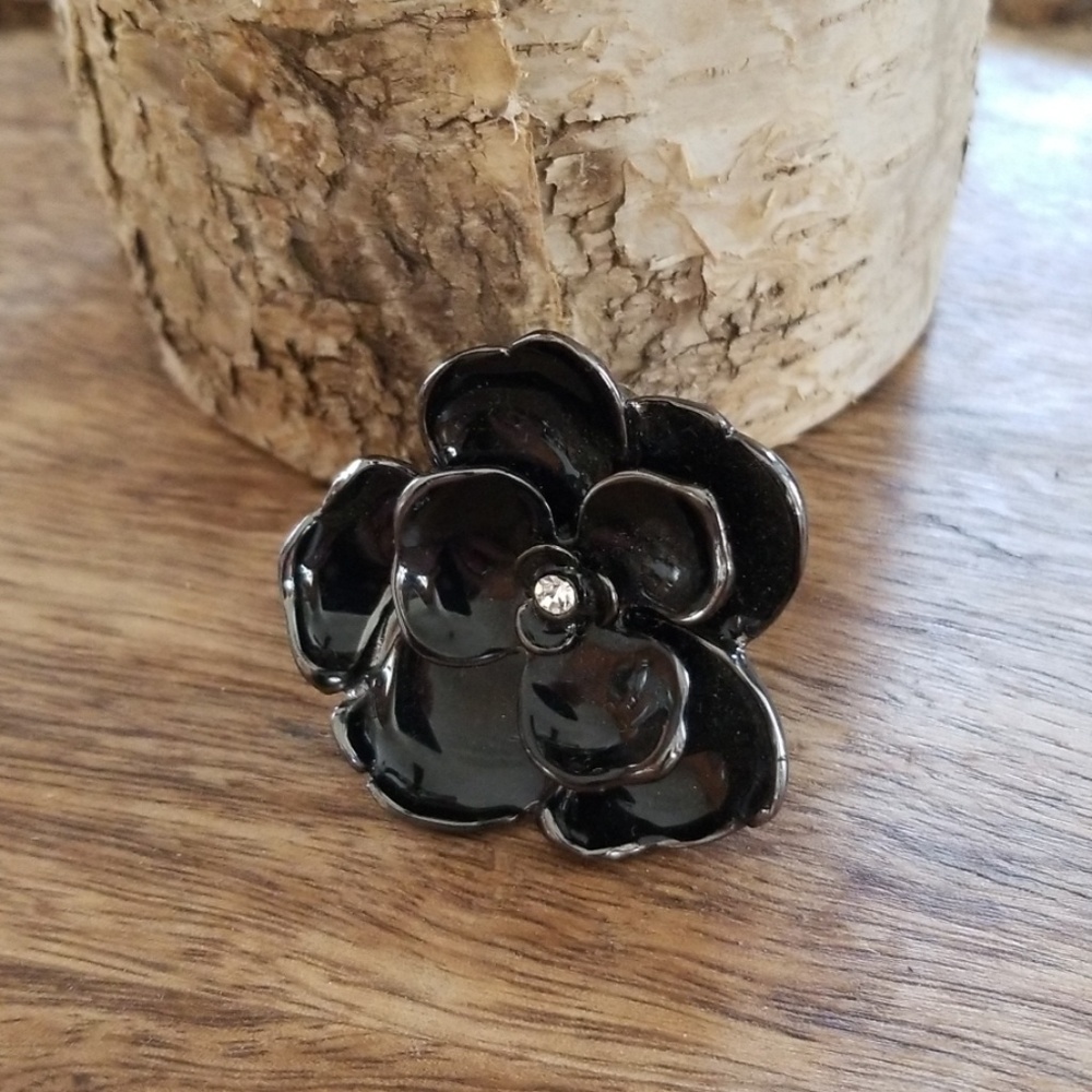 Black Flower Ring
